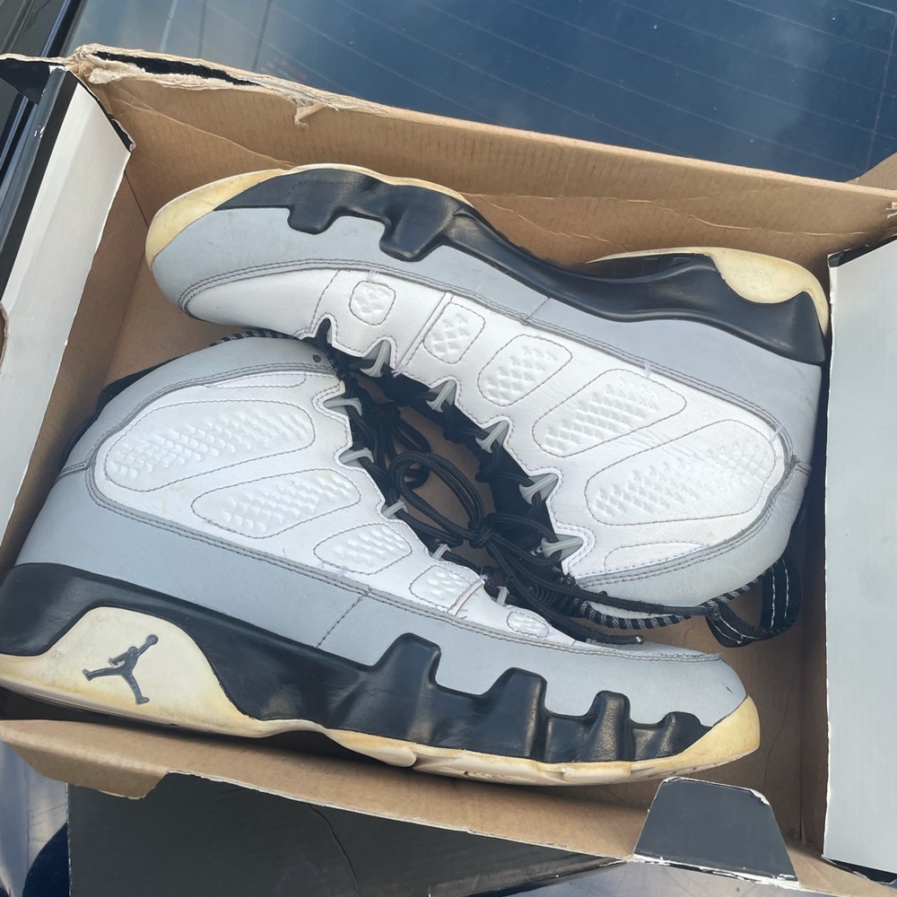 Air Jordan 9’s “barons”